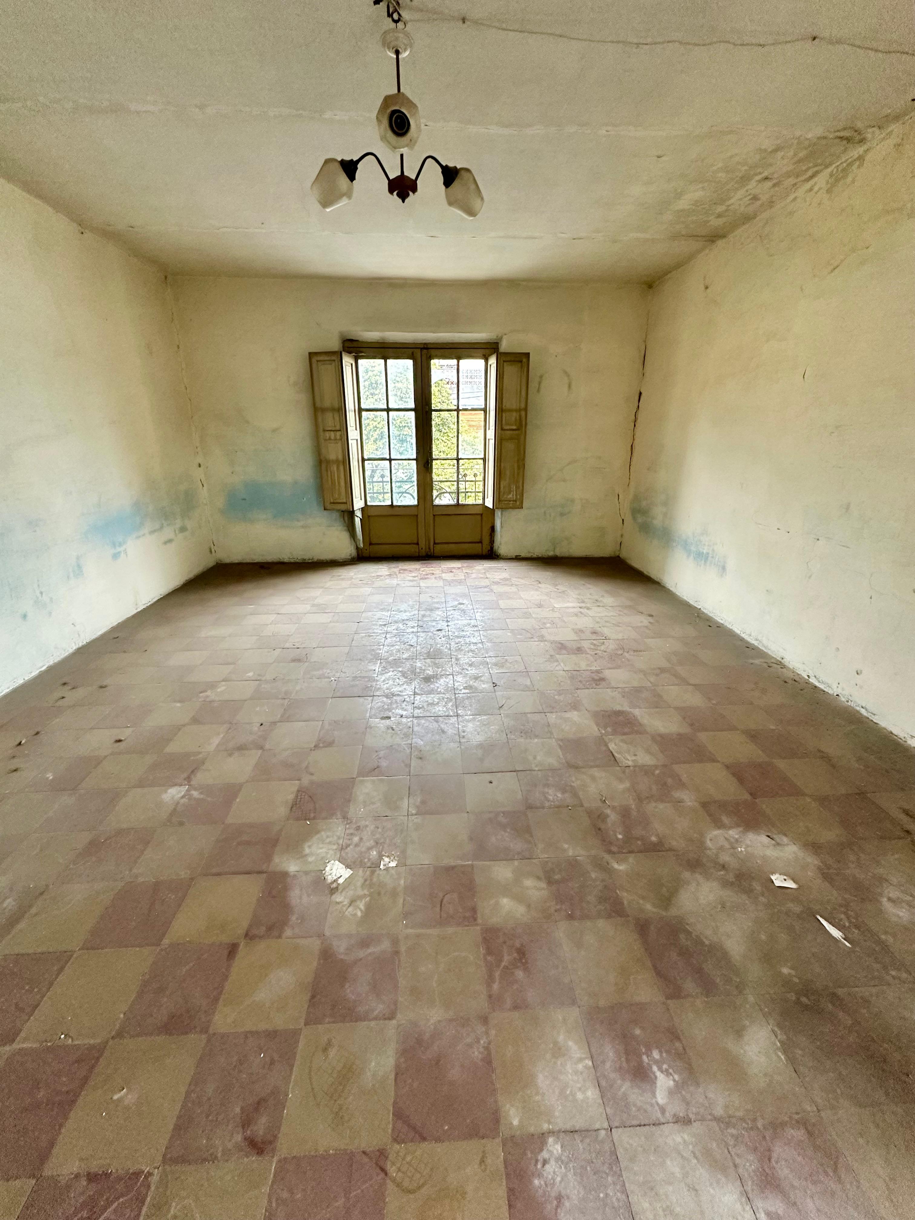 Casa a refaccionar o demoler en Barrio San Vicente