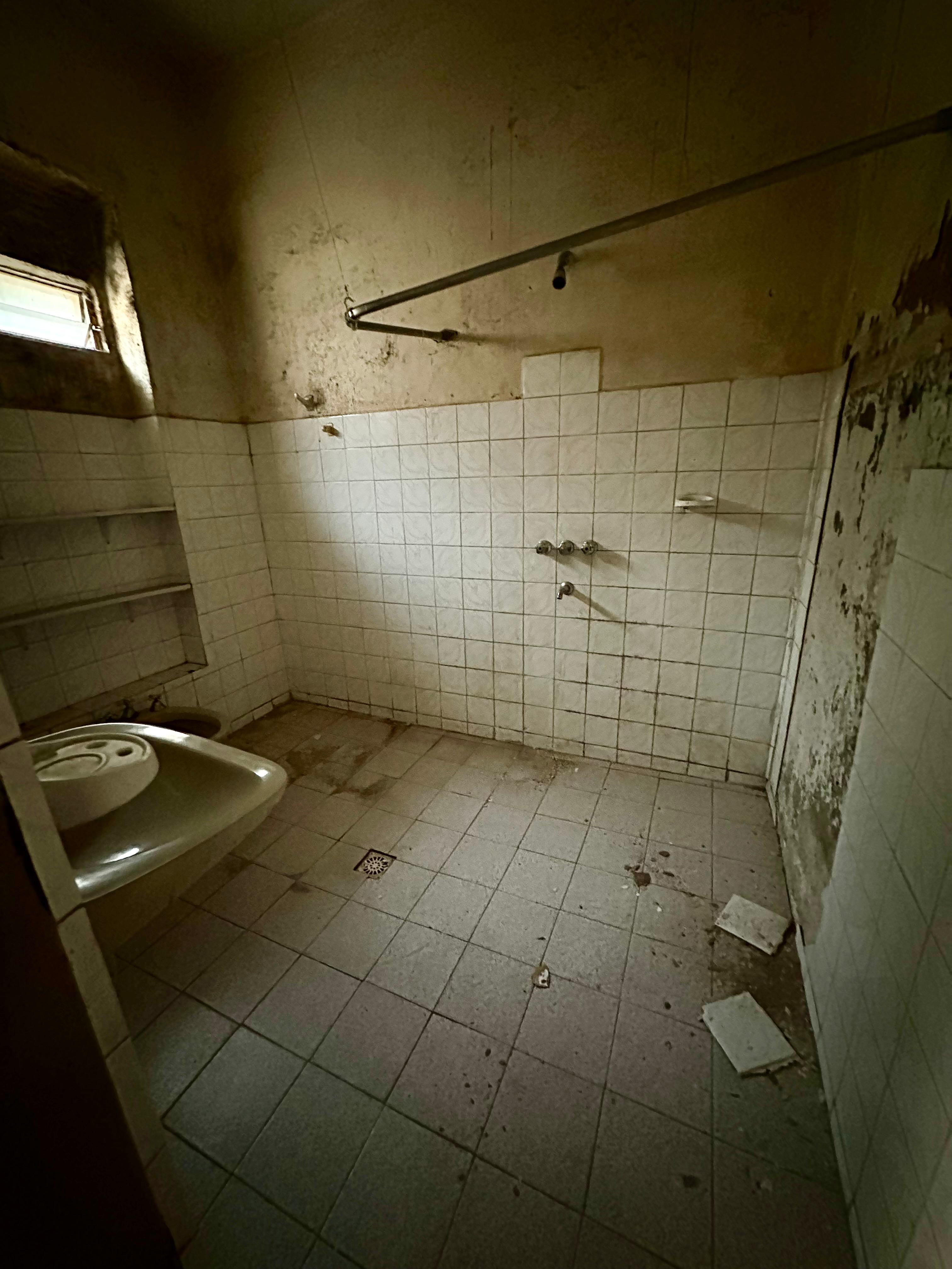 Casa a refaccionar o demoler en Barrio San Vicente