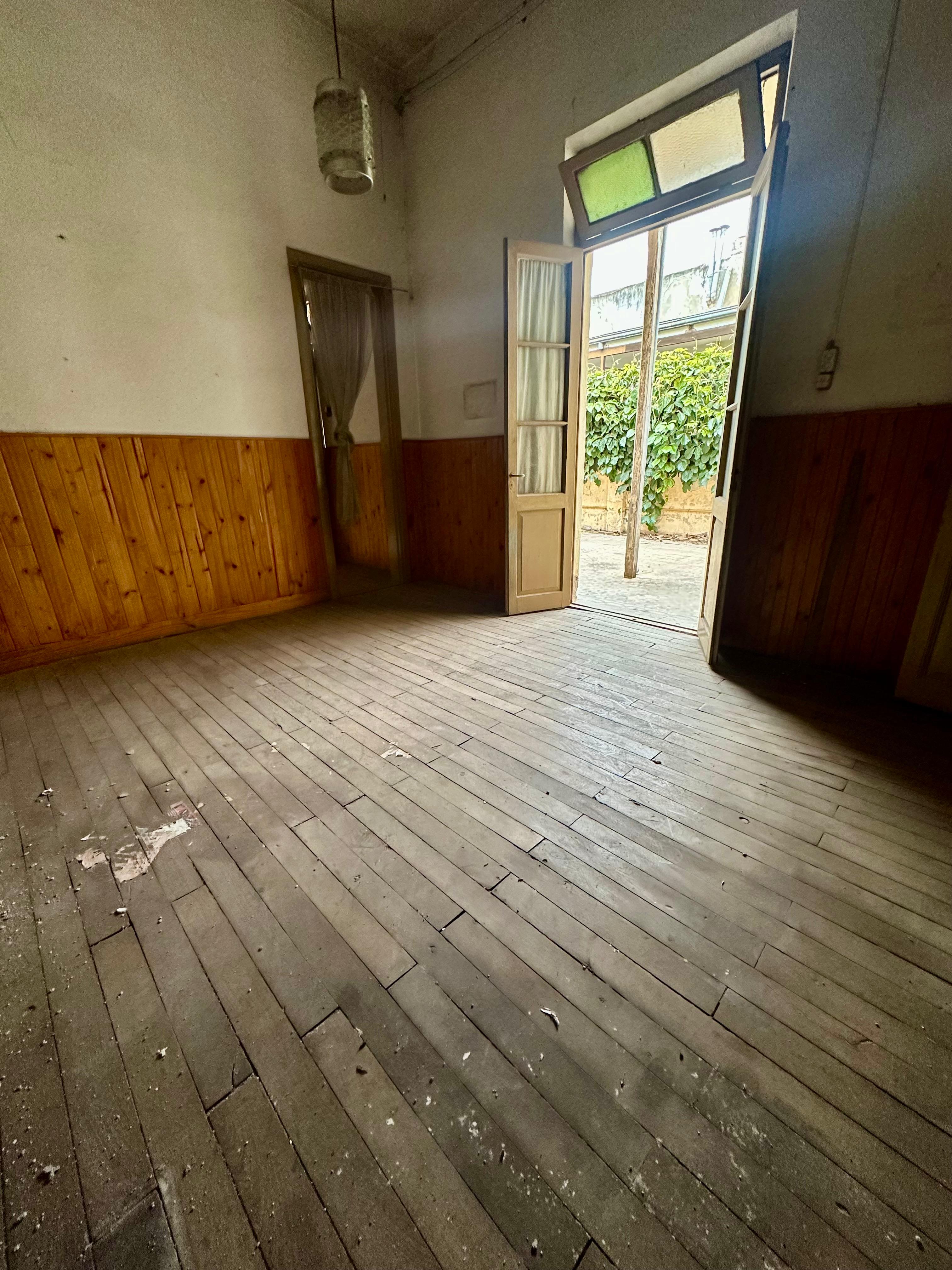 Casa a refaccionar o demoler en Barrio San Vicente