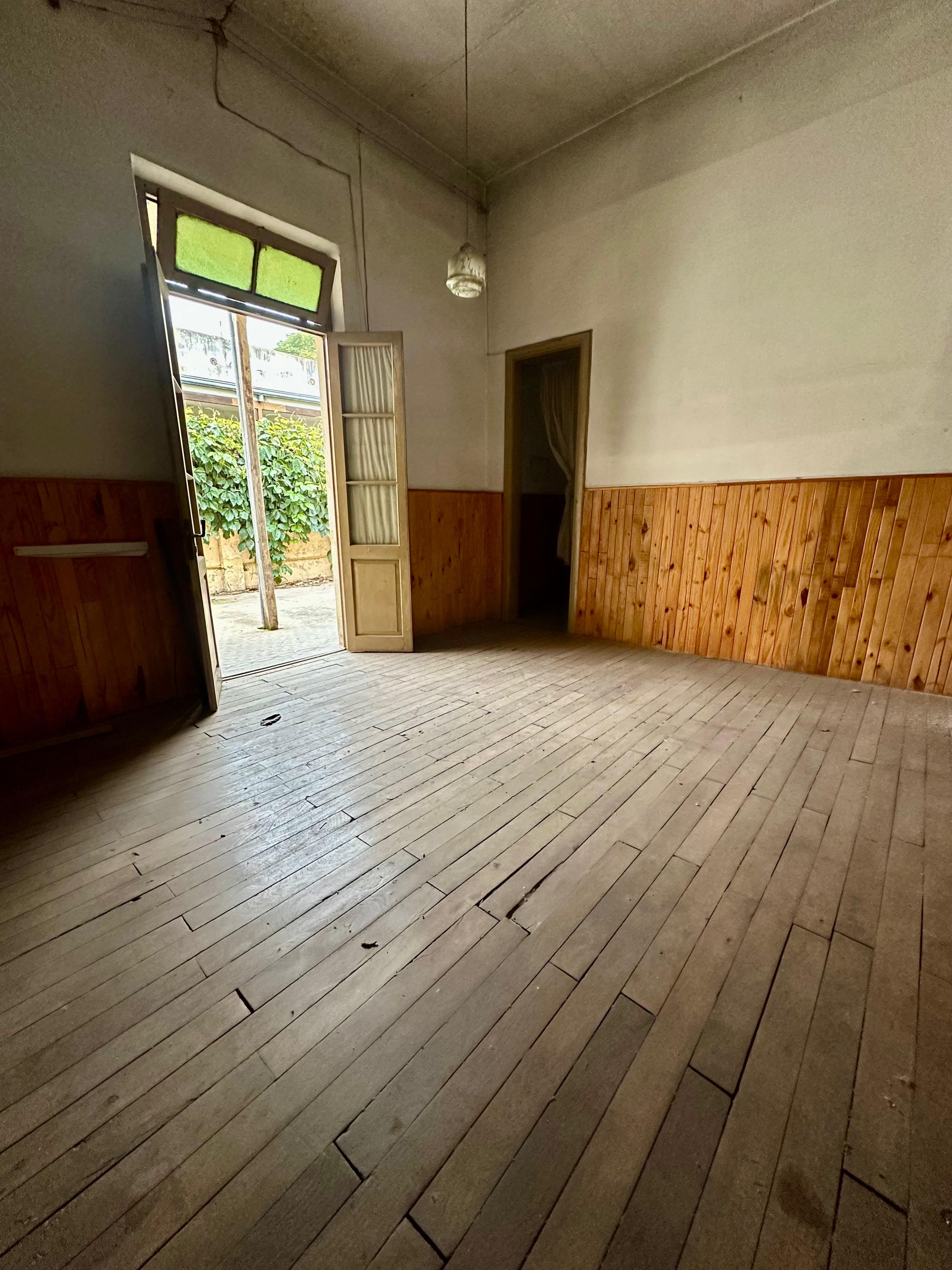 Casa a refaccionar o demoler en Barrio San Vicente