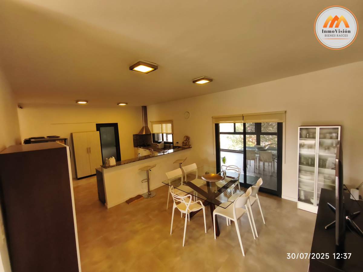 VENTA Q2 - CASA 3 DORMITORIOS