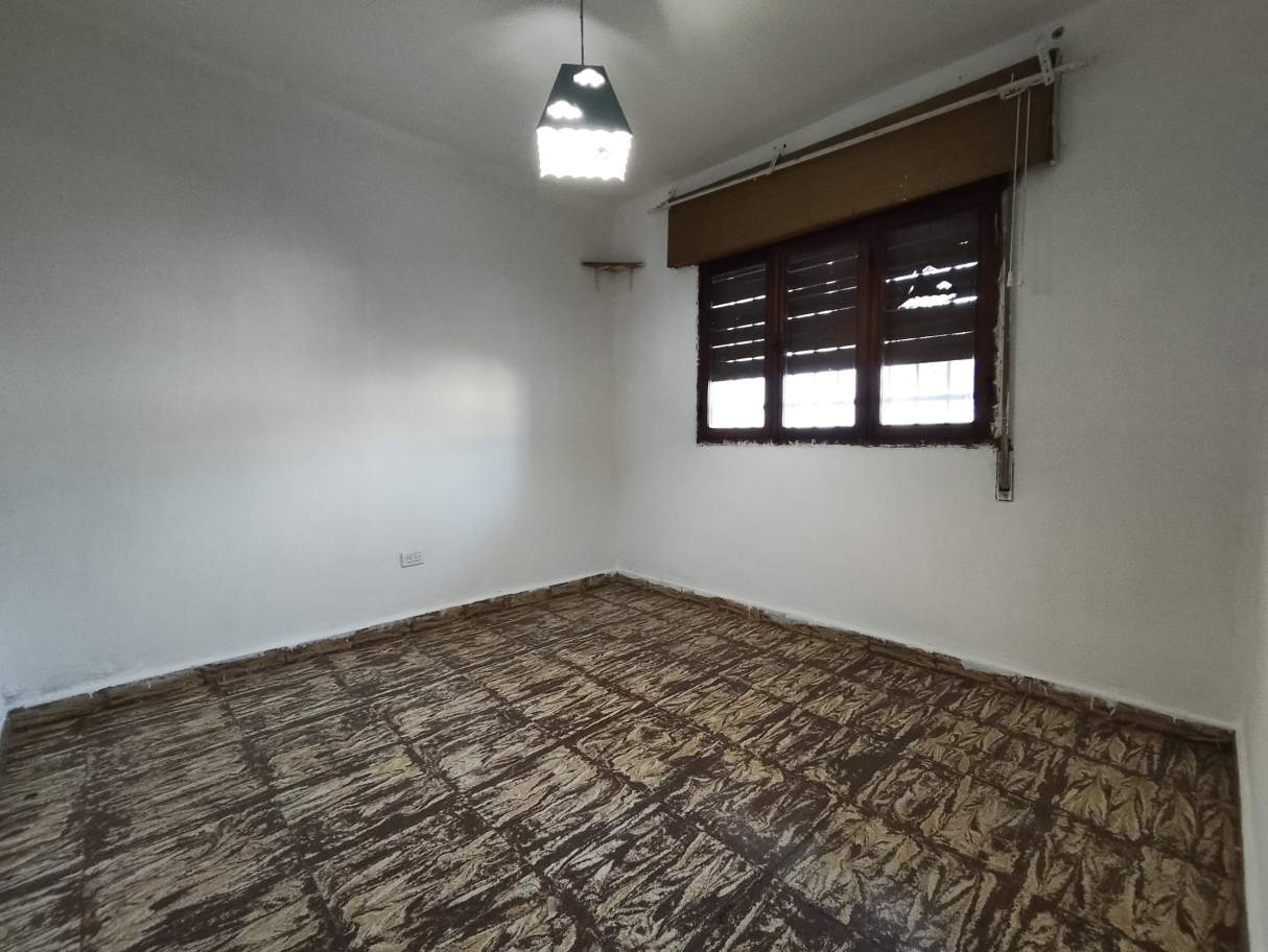 MUDATE AHORA A CENTRO AMERICA! CASA DE DOS DORM A PASOS DE AV. PARRAVICINI