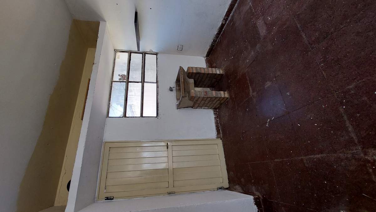 MUDATE AHORA A CENTRO AMERICA! CASA DE DOS DORM A PASOS DE AV. PARRAVICINI