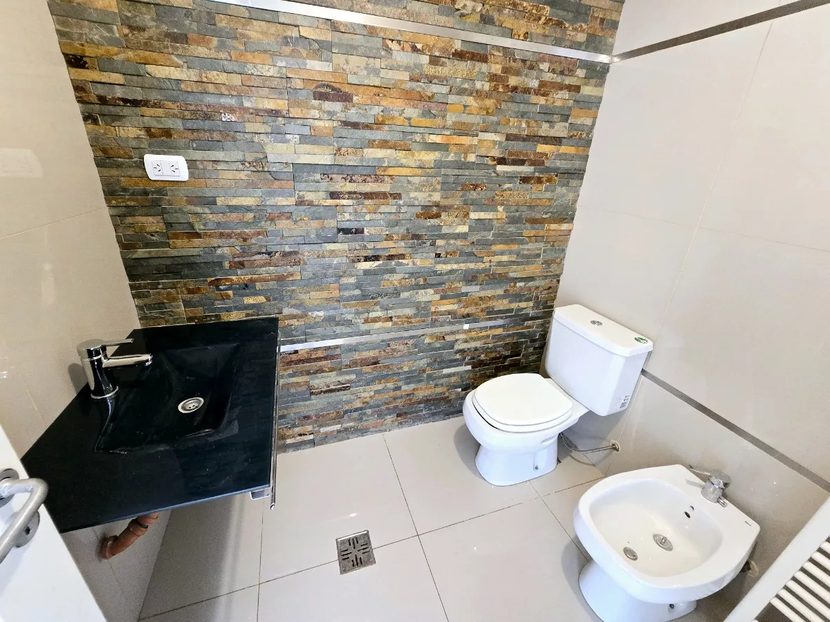 Cerca Carlos Paz Casa 3 dorm en Venta, Lista para Vivir, Fondo NORTE, Pileta