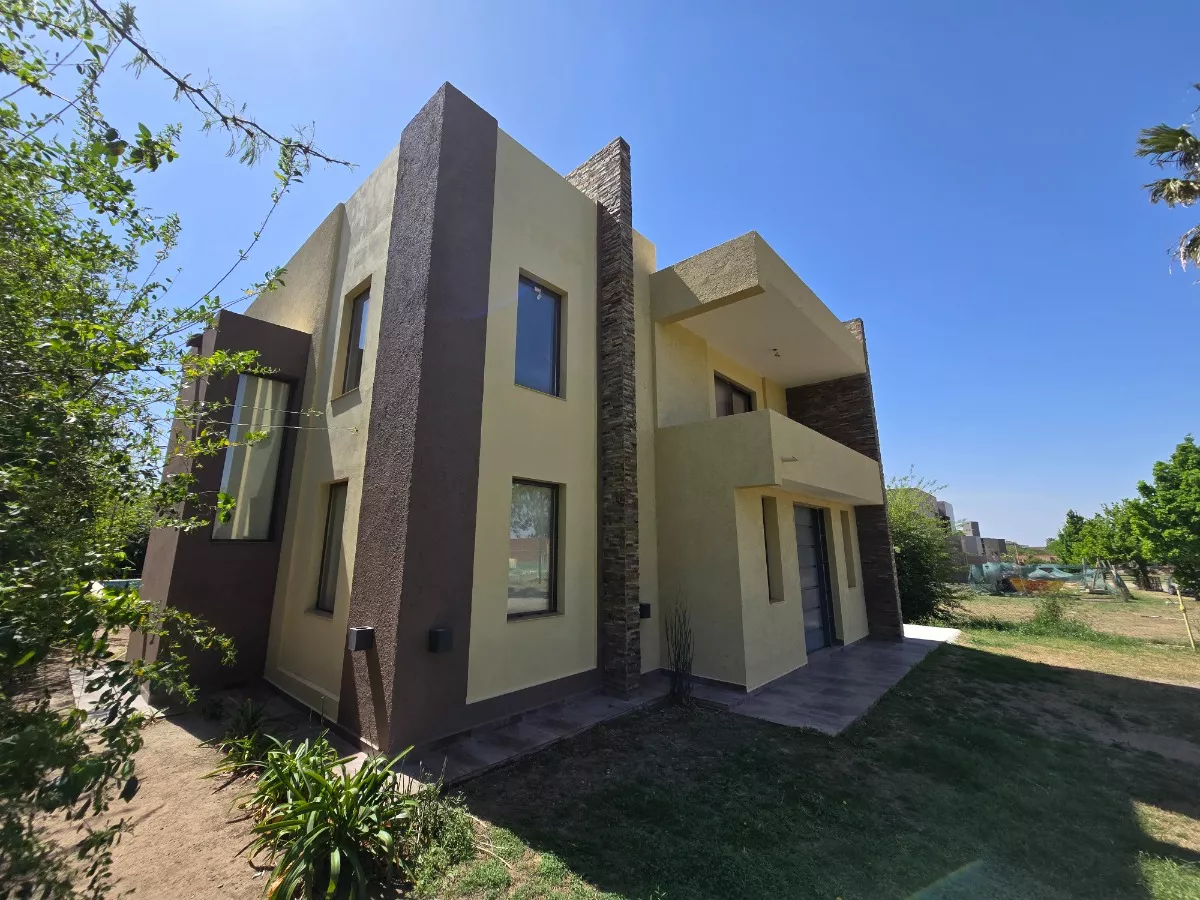 Cerca Carlos Paz Casa 3 dorm en Venta, Lista para Vivir, Fondo NORTE, Pileta