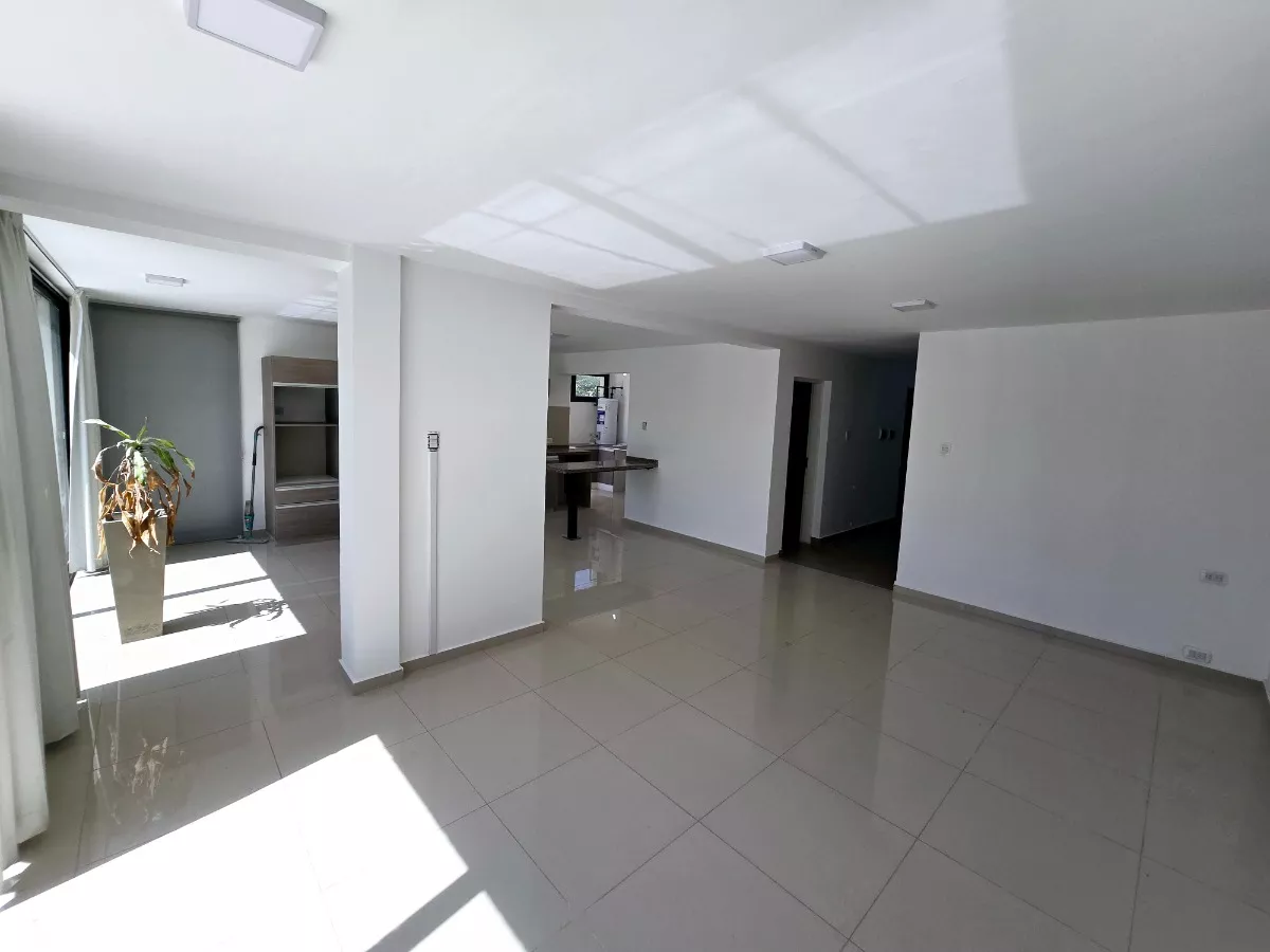 Cerca Carlos Paz Casa 3 dorm en Venta, Lista para Vivir, Fondo NORTE, Pileta