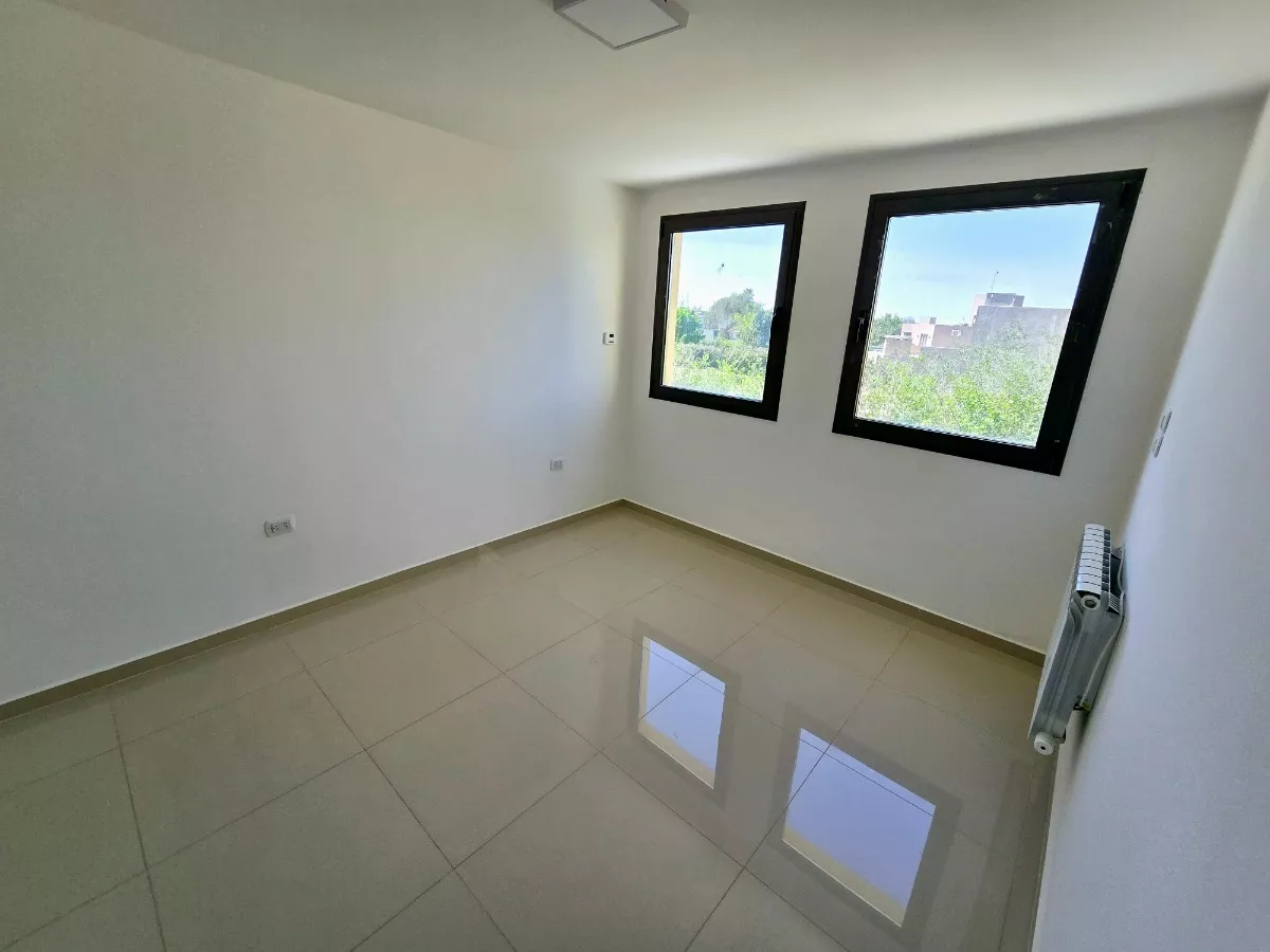 Cerca Carlos Paz Casa 3 dorm en Venta, Lista para Vivir, Fondo NORTE, Pileta