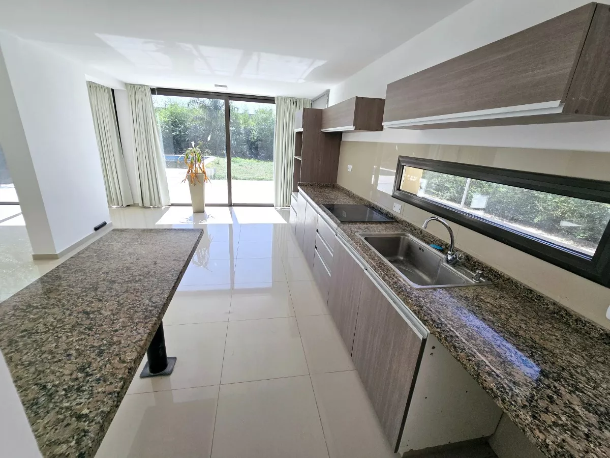 Cerca Carlos Paz Casa 3 dorm en Venta, Lista para Vivir, Fondo NORTE, Pileta