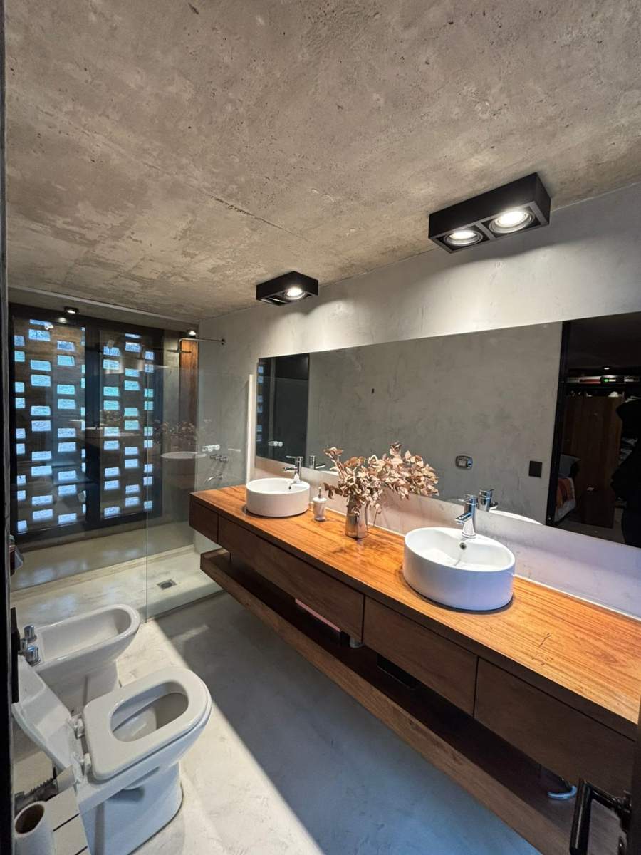 Casa PREMIUN en Venta en Country Valle del Golf (2 dorm)