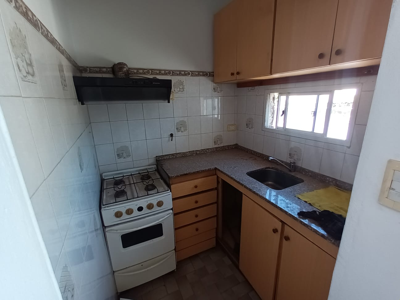 ALQUILAMOS PLANTA ALTA SOBRE SAN JERONIMO SAN VICENTE