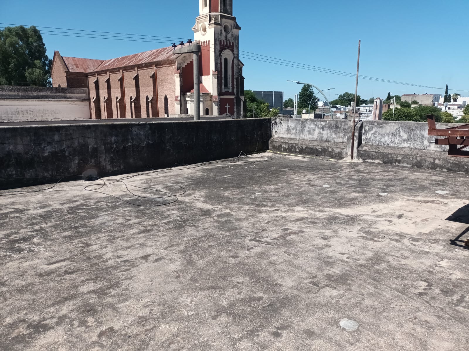 ALQUILAMOS PLANTA ALTA SOBRE SAN JERONIMO SAN VICENTE