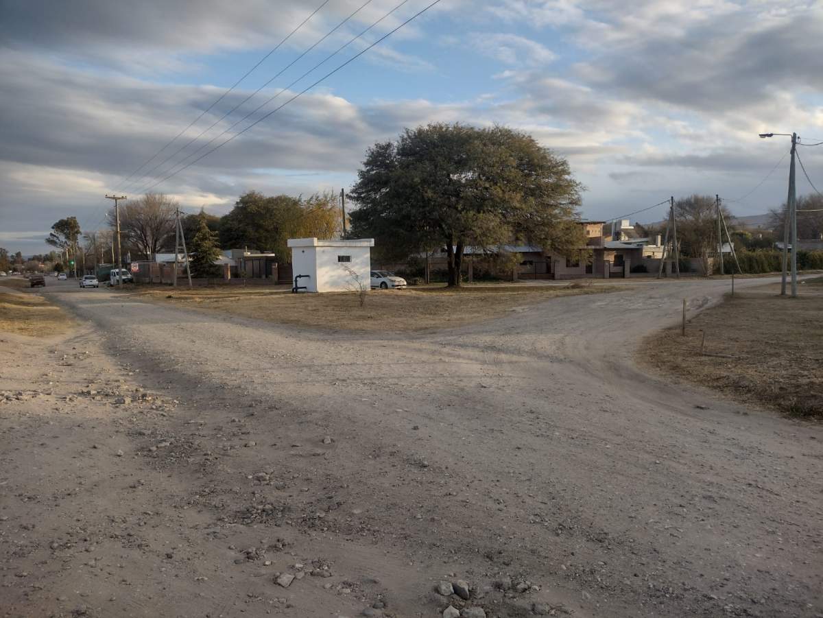 VENDO CASA EN ALTA GRACIA - B VILLA CAMIARES