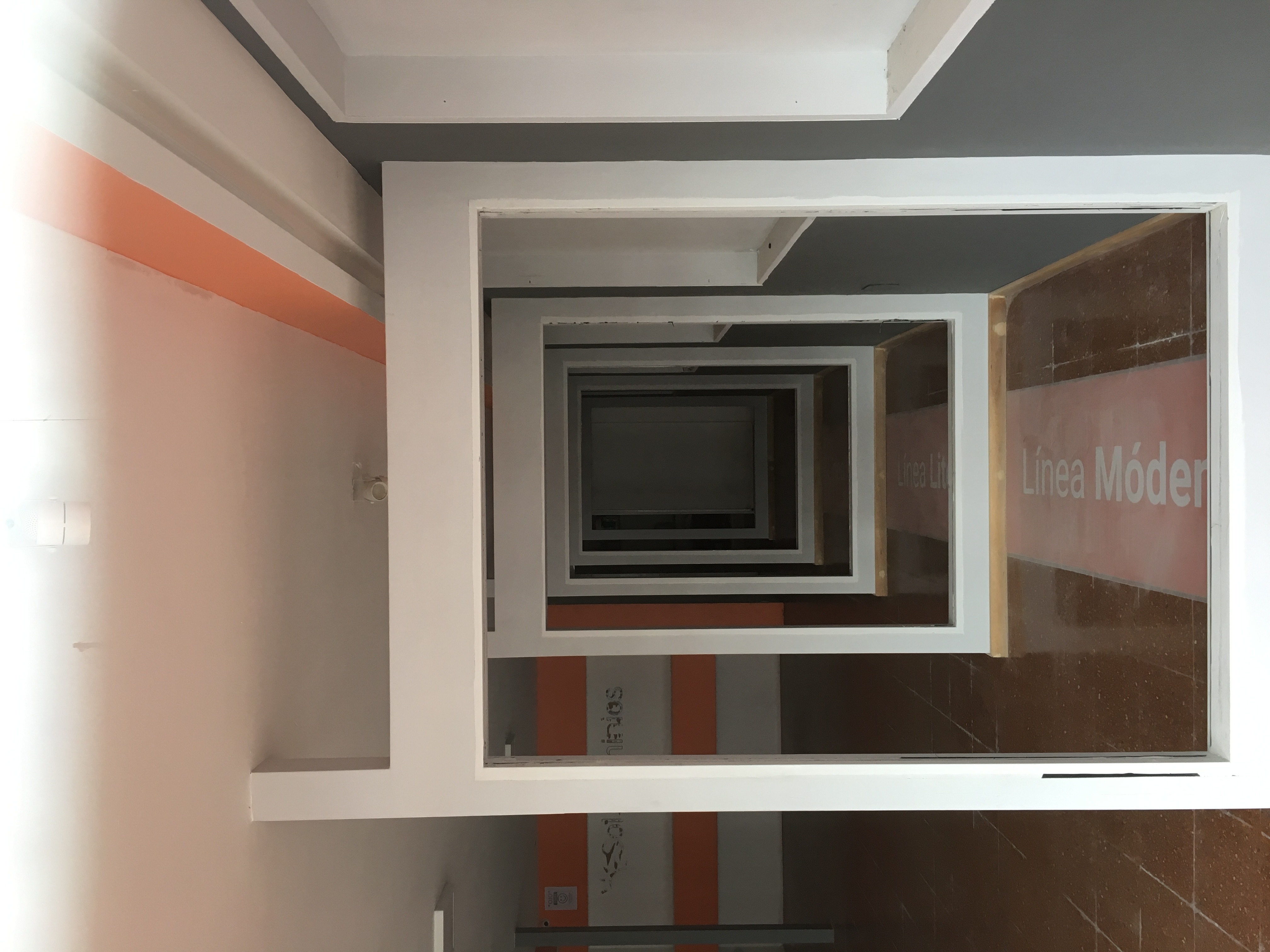 Alquiler de local Zona muy comercial en pleno ctro Alvear 615 zona construccin