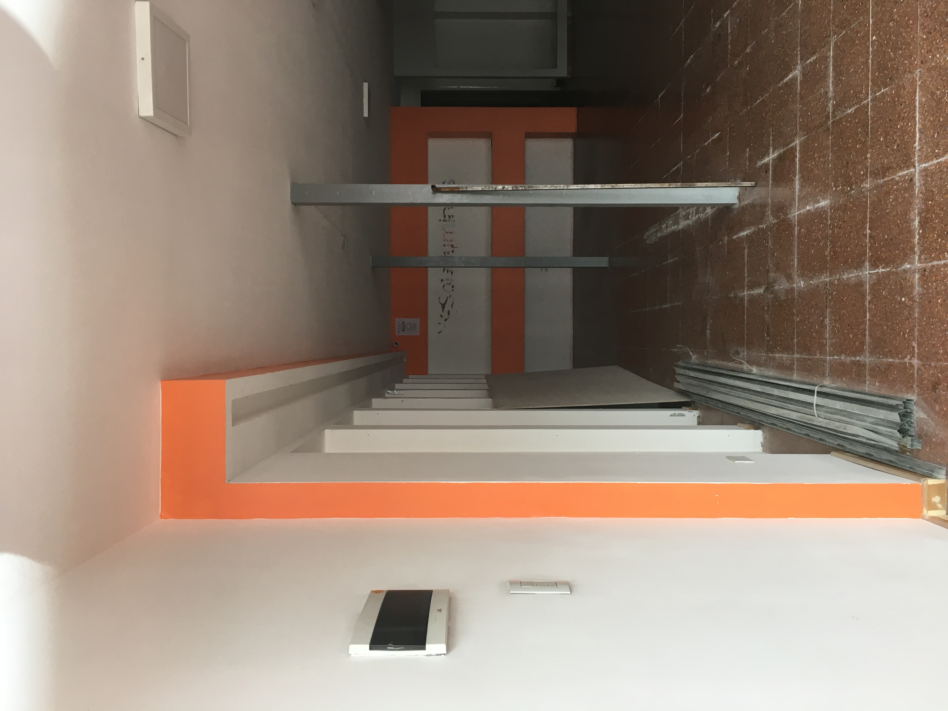 Alquiler de local Zona muy comercial en pleno ctro Alvear 615 zona construccin