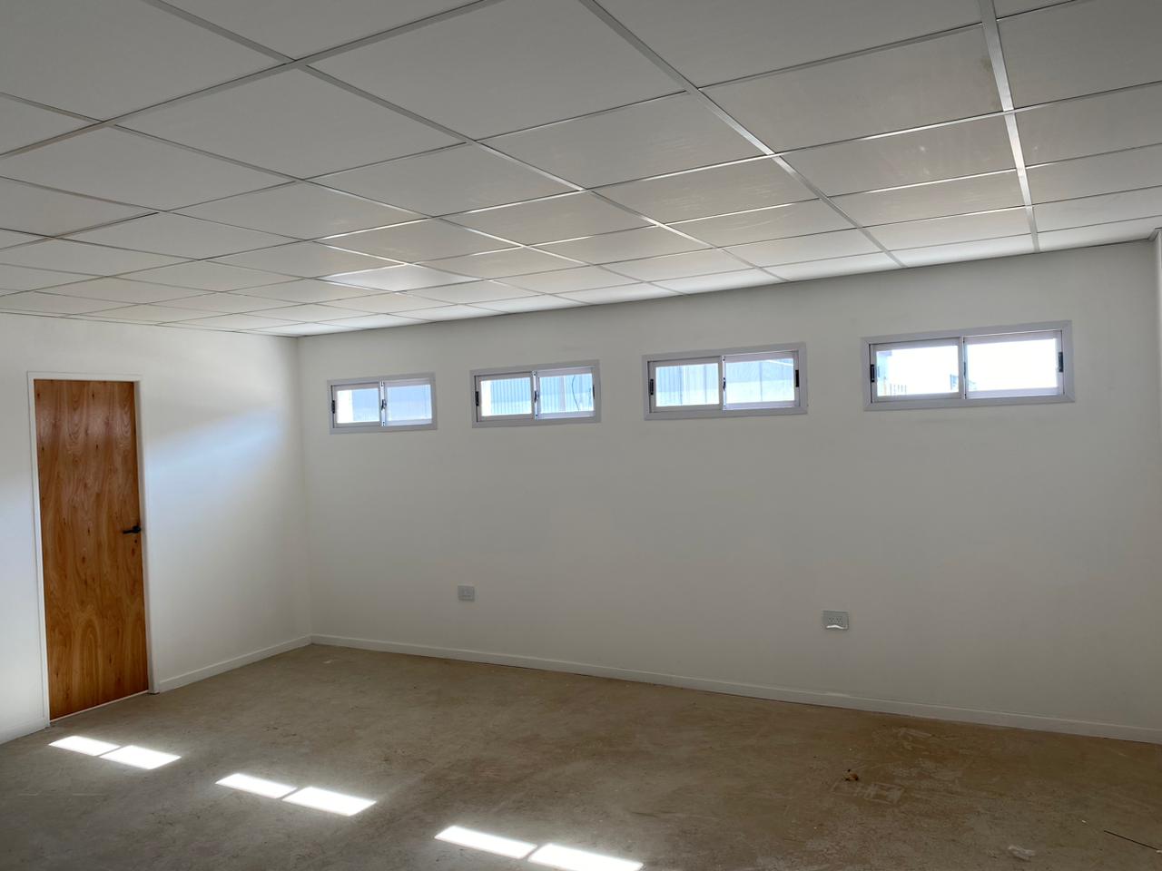 Alquiler de local Zona muy comercial en pleno ctro Alvear 615 zona construccin