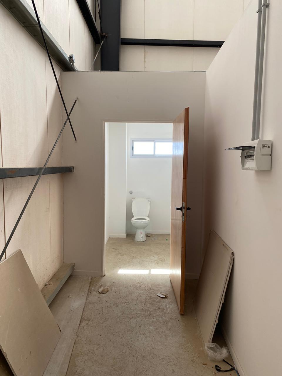 Alquiler de local Zona muy comercial en pleno ctro Alvear 615 zona construccin