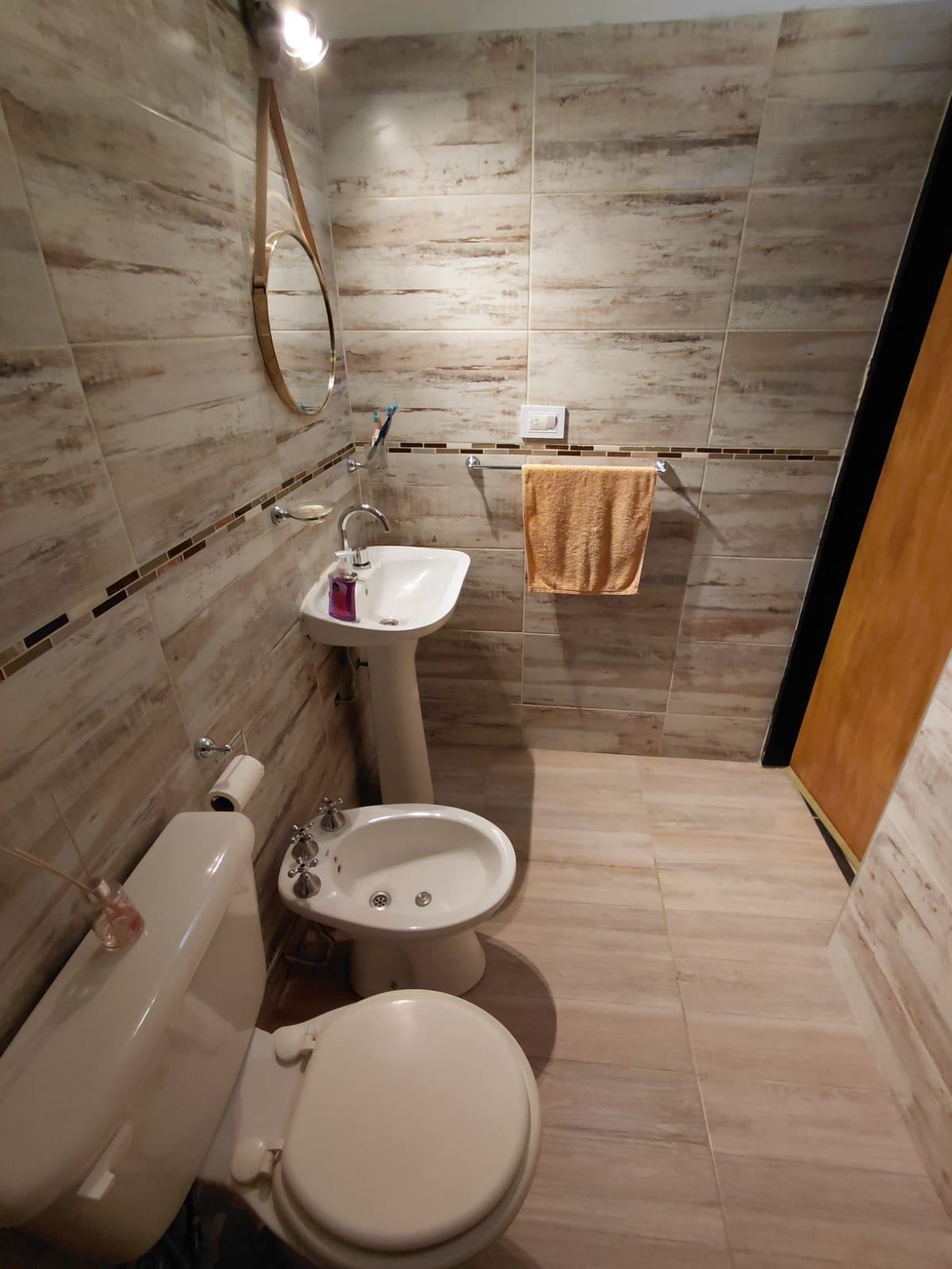 VENDO CASA 4 DORMITORIOS- APTA CREDITO HIPOTECARIO -BARRIO PRIMERO DE MAYO