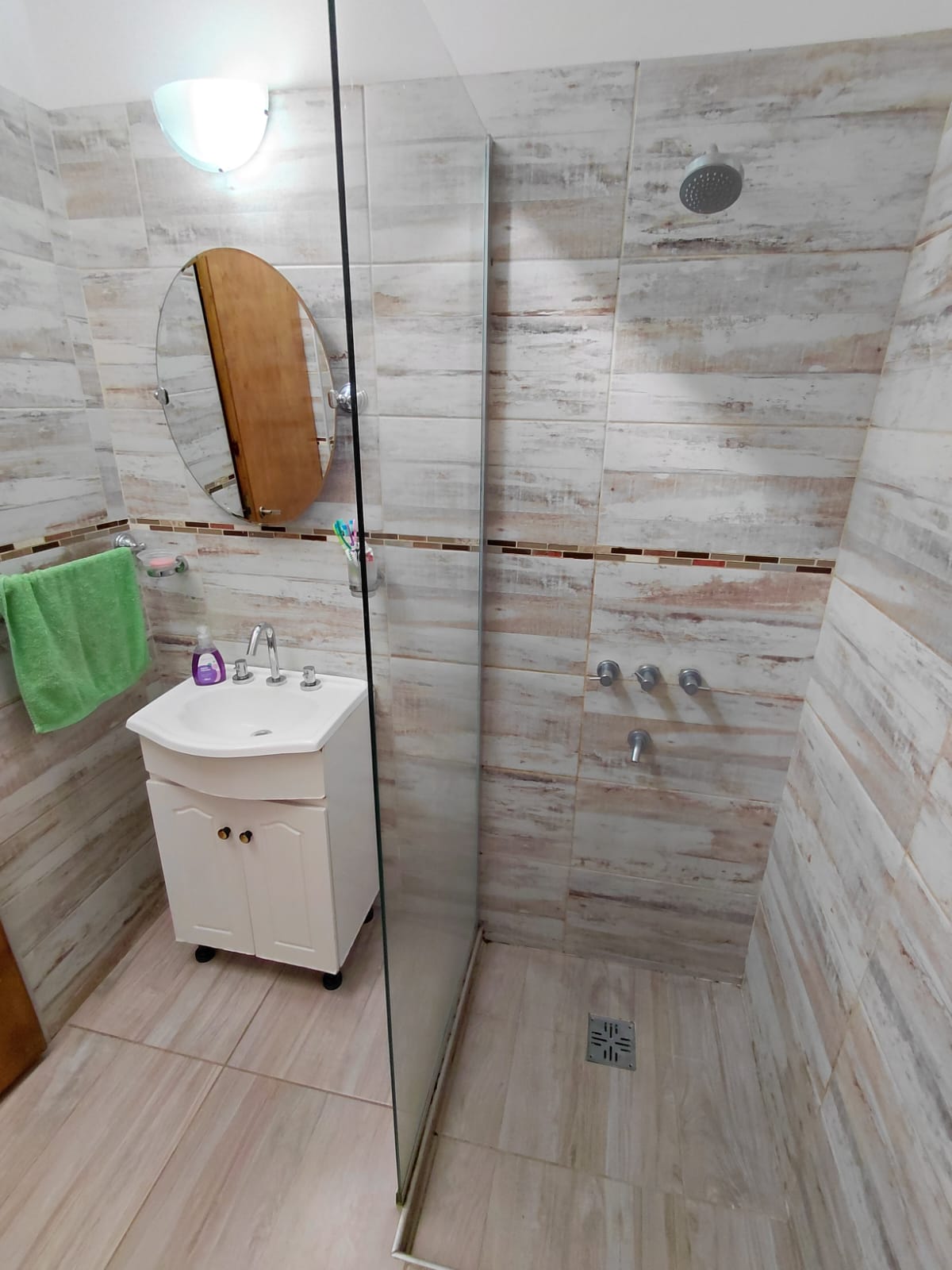 VENDO CASA 4 DORMITORIOS- APTA CREDITO HIPOTECARIO -BARRIO PRIMERO DE MAYO