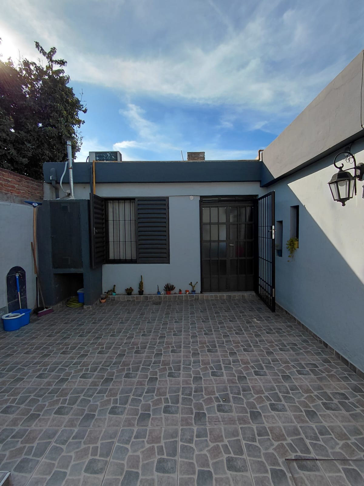 VENDO CASA 4 DORMITORIOS- APTA CREDITO HIPOTECARIO -BARRIO PRIMERO DE MAYO