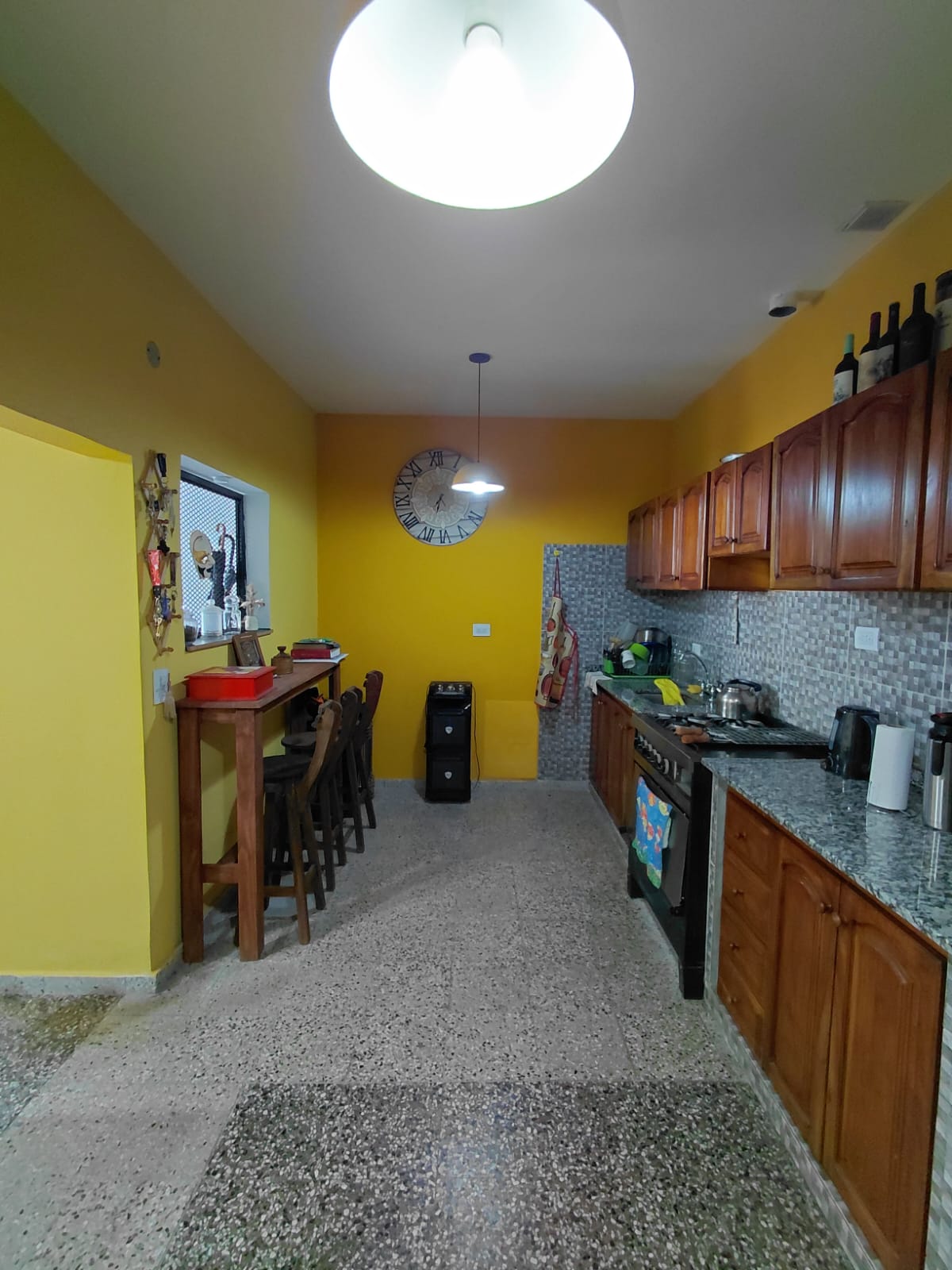 VENDO CASA 4 DORMITORIOS- APTA CREDITO HIPOTECARIO -BARRIO PRIMERO DE MAYO