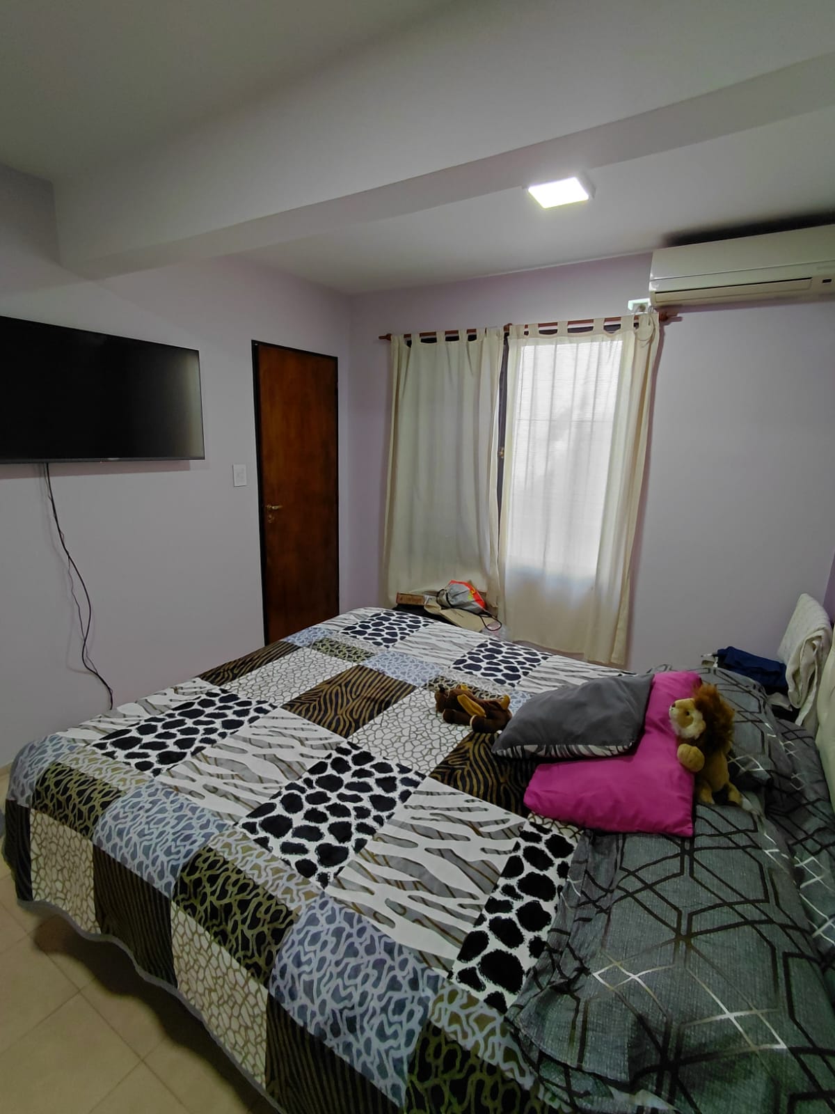 VENDO CASA 4 DORMITORIOS- APTA CREDITO HIPOTECARIO -BARRIO PRIMERO DE MAYO