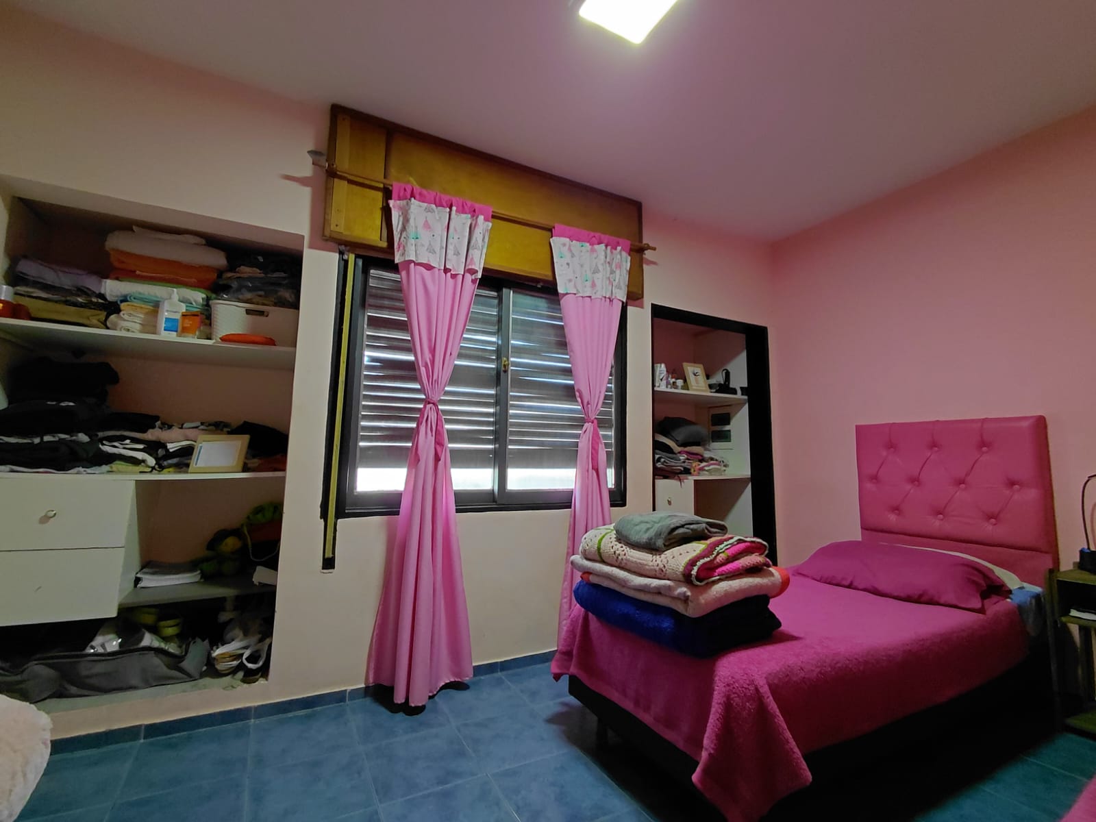 VENDO CASA 4 DORMITORIOS- APTA CREDITO HIPOTECARIO -BARRIO PRIMERO DE MAYO