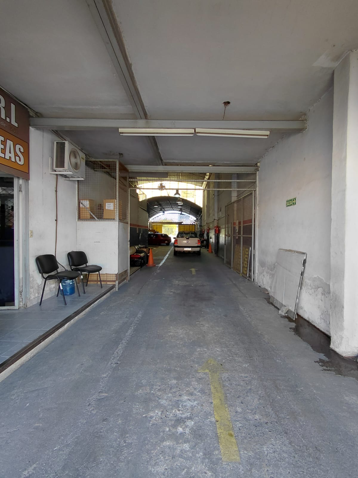 ALQUILO GALPON -BARRIO GUEMES