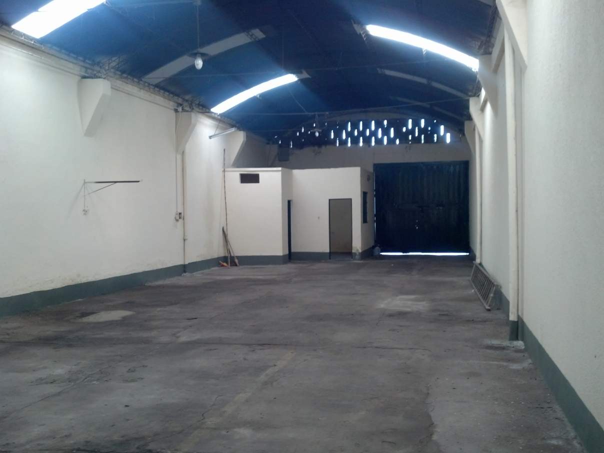 GALPÓN  Y TERRENO EN VENTA