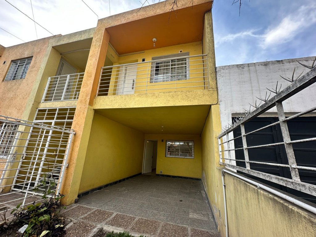 Casa en alquiler en B Inaudi 2 dormitorios