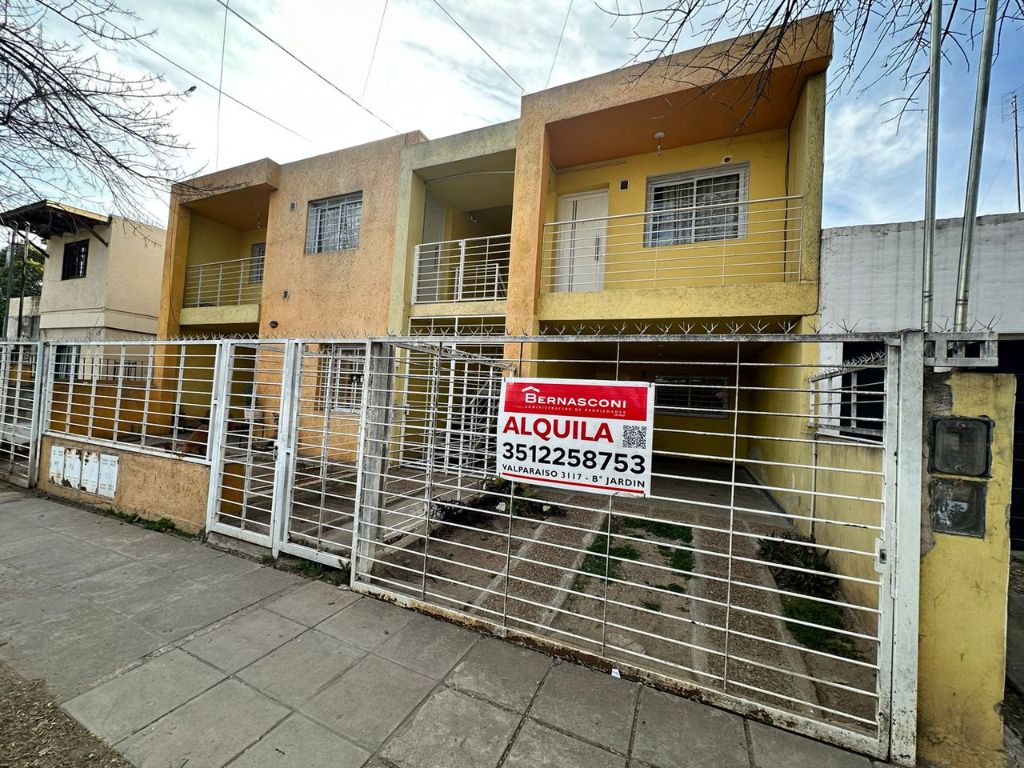 Casa en alquiler en B Inaudi 2 dormitorios
