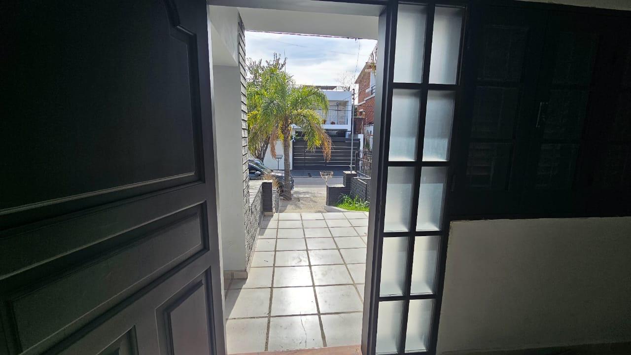 Vendo dúplex 3 dormitorios de categoria superior - Barrio Parque Chacabuco