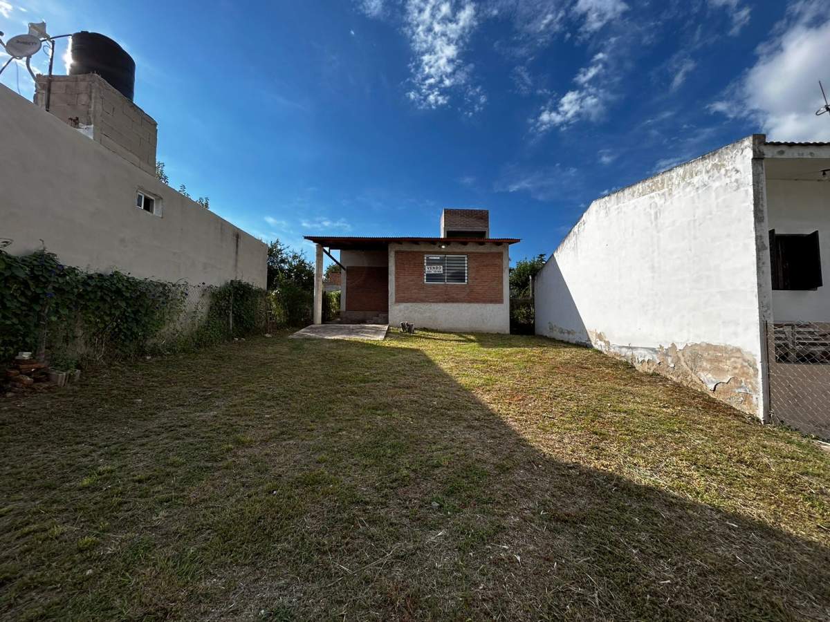 SE VENDE CASA A ESTRENAR EN TANTI