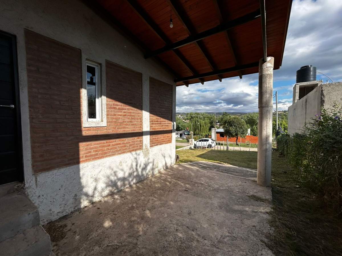 SE VENDE CASA A ESTRENAR EN TANTI