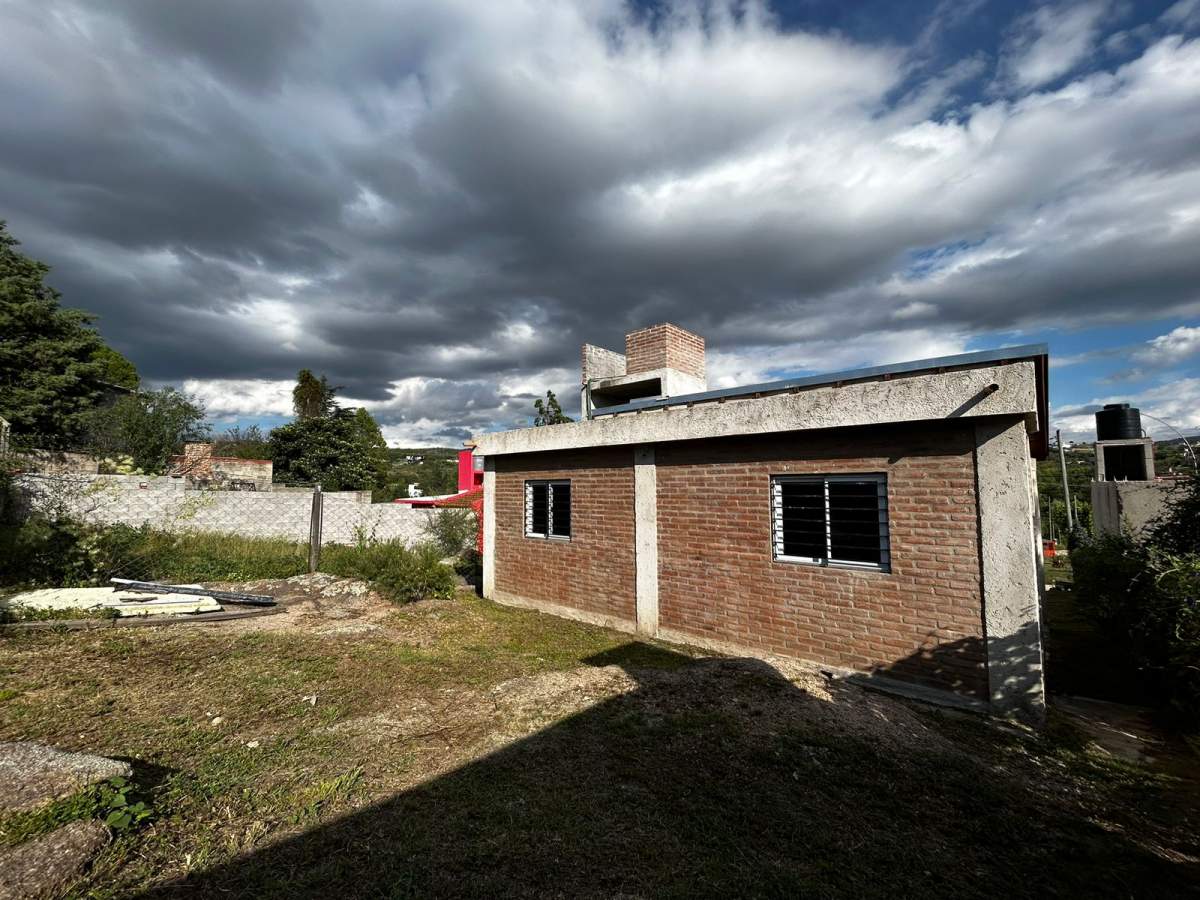 SE VENDE CASA A ESTRENAR EN TANTI