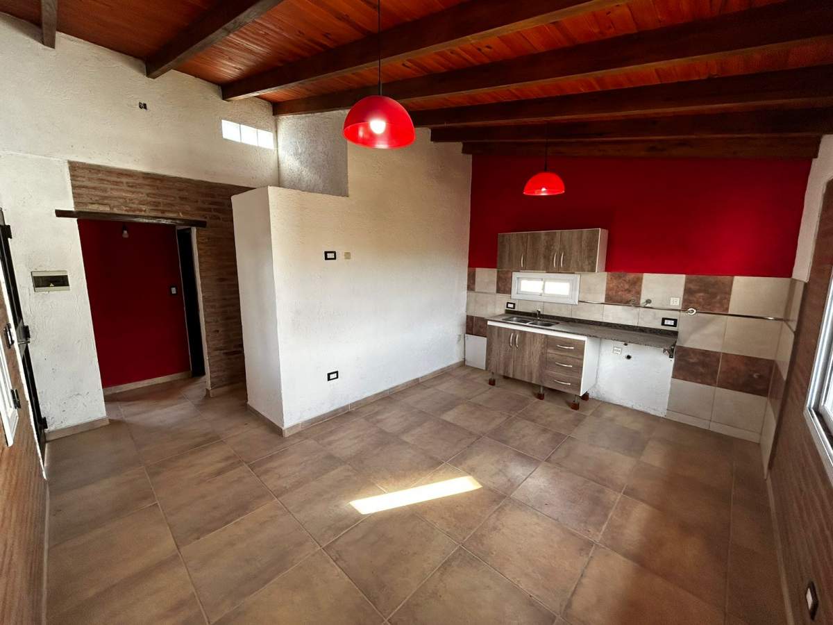 SE VENDE CASA A ESTRENAR EN TANTI