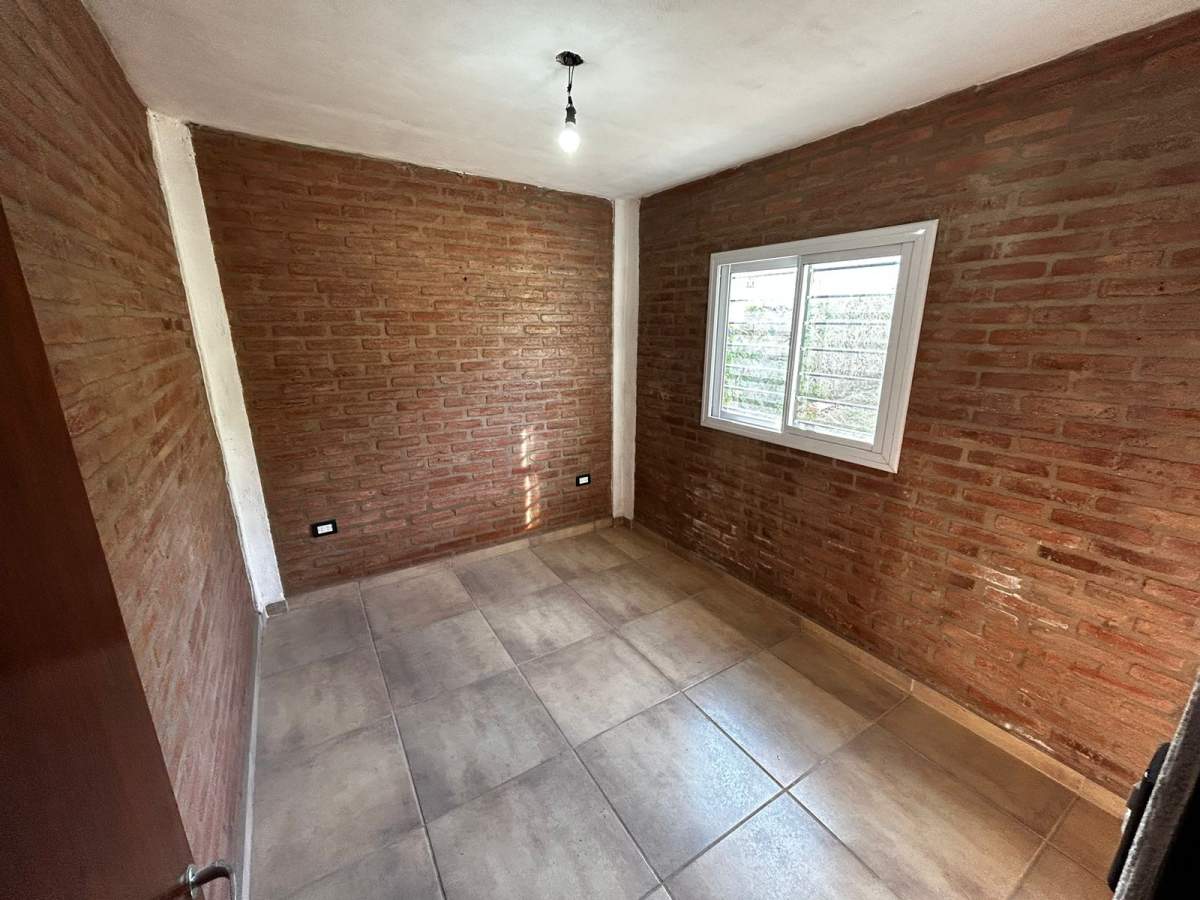 SE VENDE CASA A ESTRENAR EN TANTI