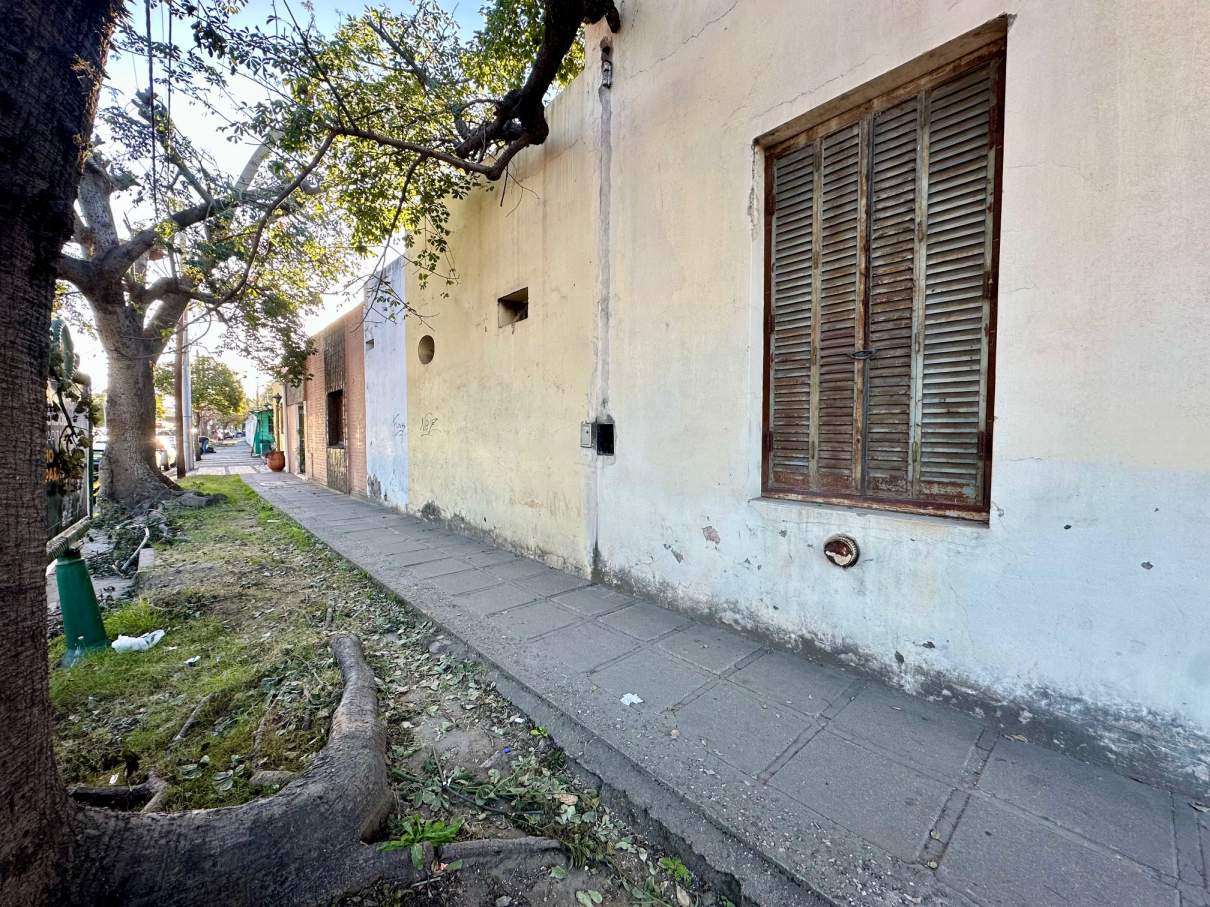 VENTA PROPIEDAD EXCLUSIVA FRENTE A MUJER URBANA