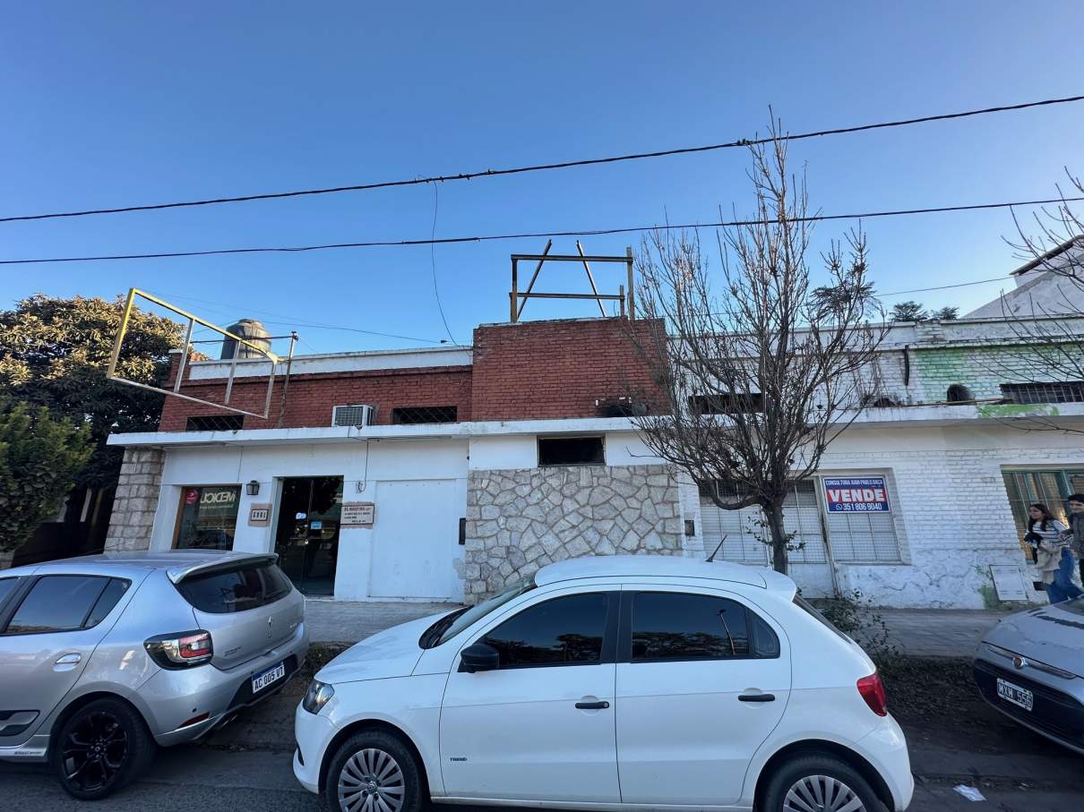 VENTA PROPIEDAD EXCLUSIVA FRENTE A MUJER URBANA