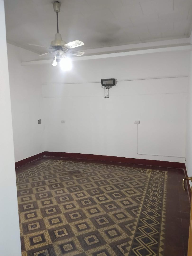 CASONA EN PLANTA BAJA - 8 HABITACIONES