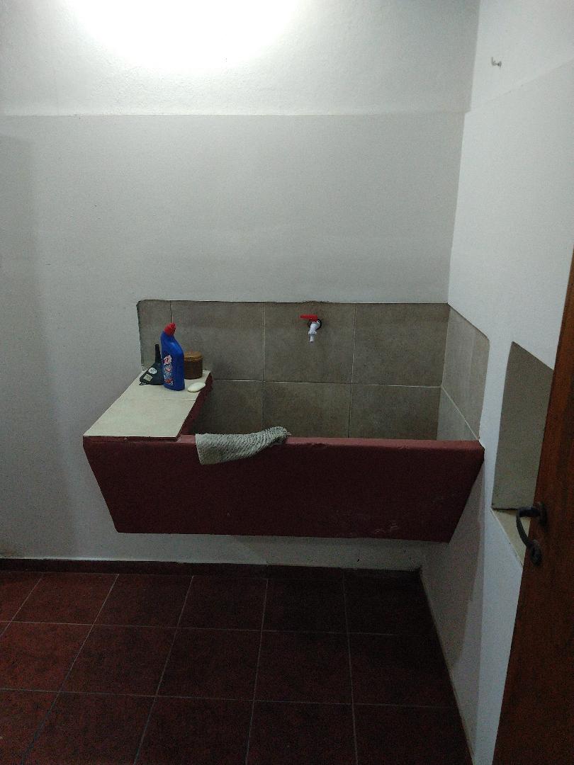 CASONA EN PLANTA BAJA - 8 HABITACIONES