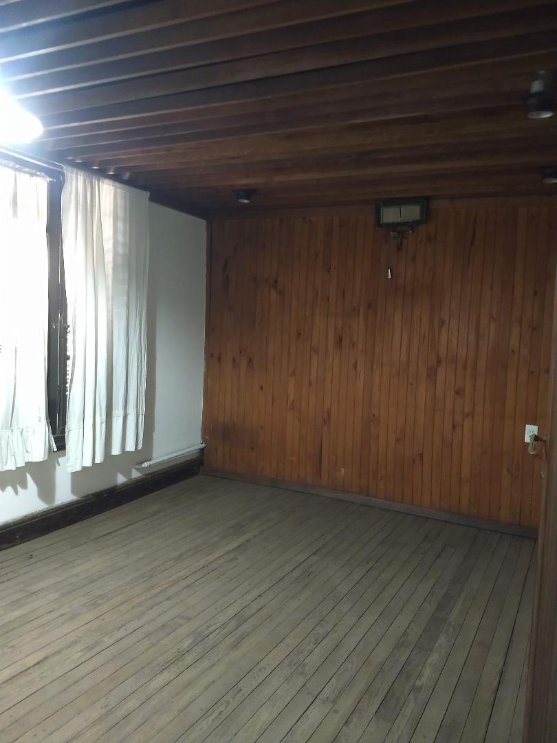 CASONA EN PLANTA BAJA - 8 HABITACIONES