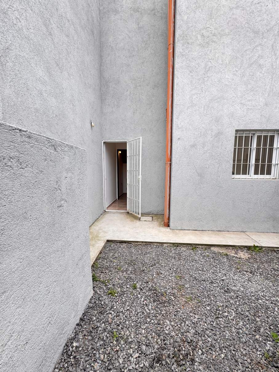 DUPLEX E MINUTOS DEL CENTRO - 1DORM C ESCR Y C COCHERA y PATIO CON ASADOR!- LO VEMOS?