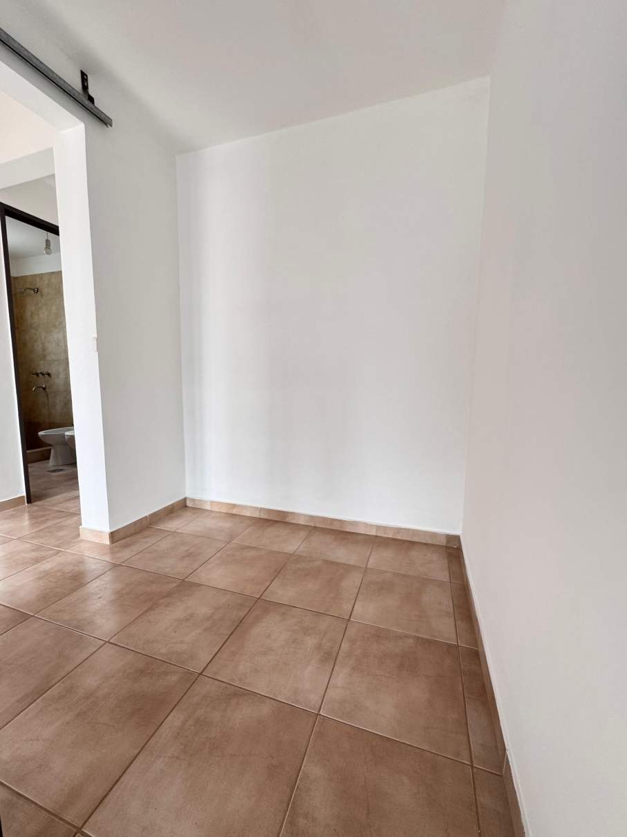 DUPLEX E MINUTOS DEL CENTRO - 1DORM C ESCR Y C COCHERA y PATIO CON ASADOR!- LO VEMOS?