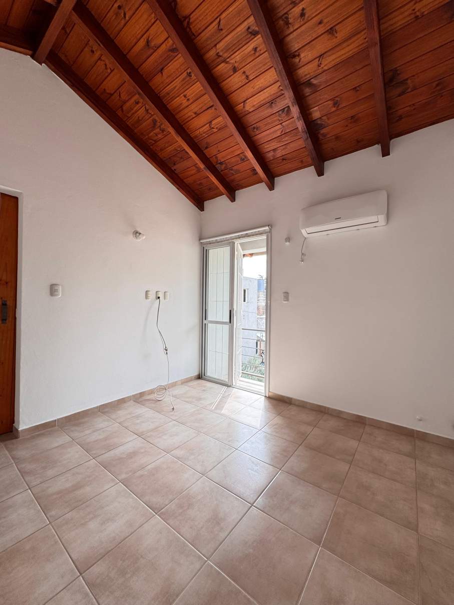 DUPLEX E MINUTOS DEL CENTRO - 1DORM C ESCR Y C COCHERA y PATIO CON ASADOR!- LO VEMOS?