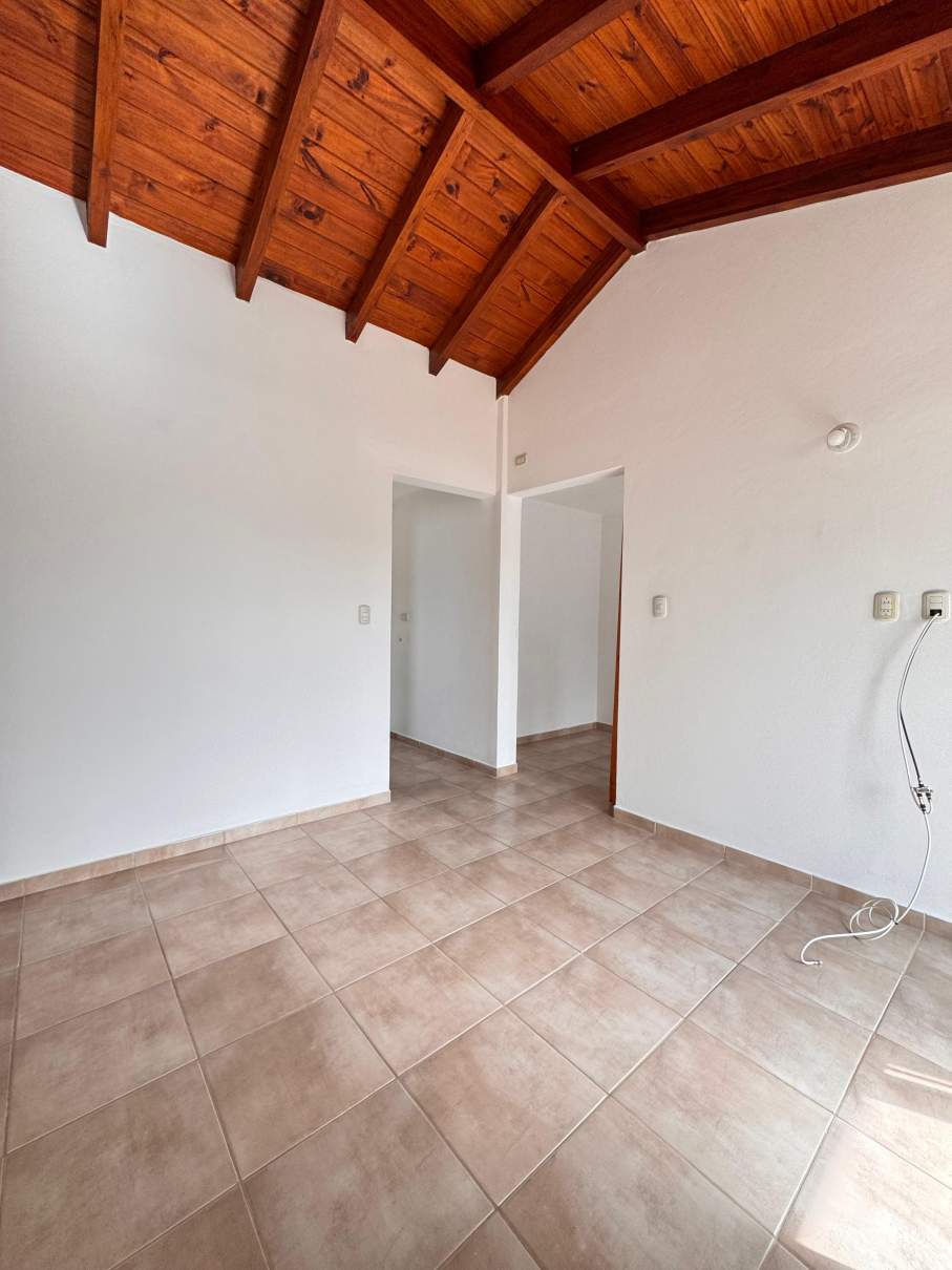 DUPLEX E MINUTOS DEL CENTRO - 1DORM C ESCR Y C COCHERA y PATIO CON ASADOR!- LO VEMOS?