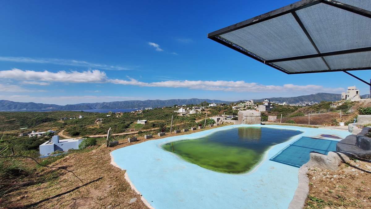 SE VENDEN 2 DEPARTAMENTOS CON VISTA AL LAGO - BARRIO VISTAS DEL LAGO - CARLOS PAZ