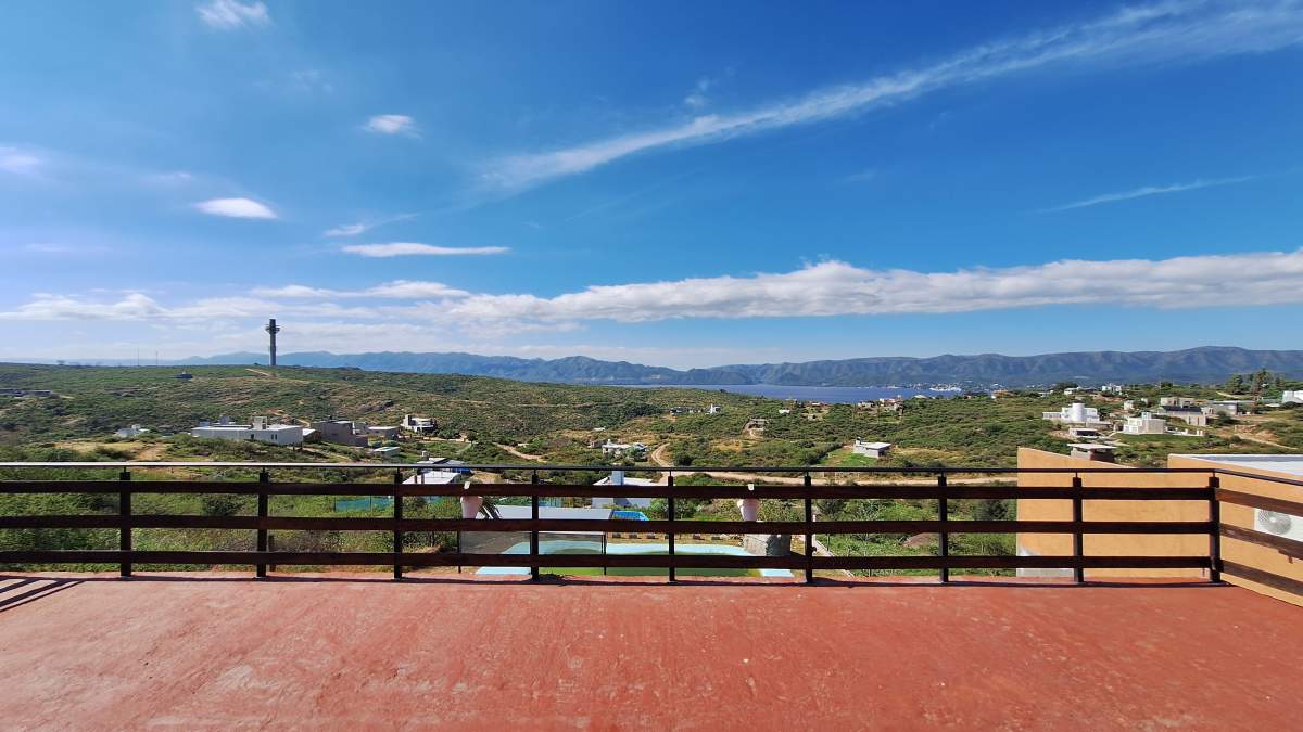 SE VENDEN 2 DEPARTAMENTOS CON VISTA AL LAGO - BARRIO VISTAS DEL LAGO - CARLOS PAZ