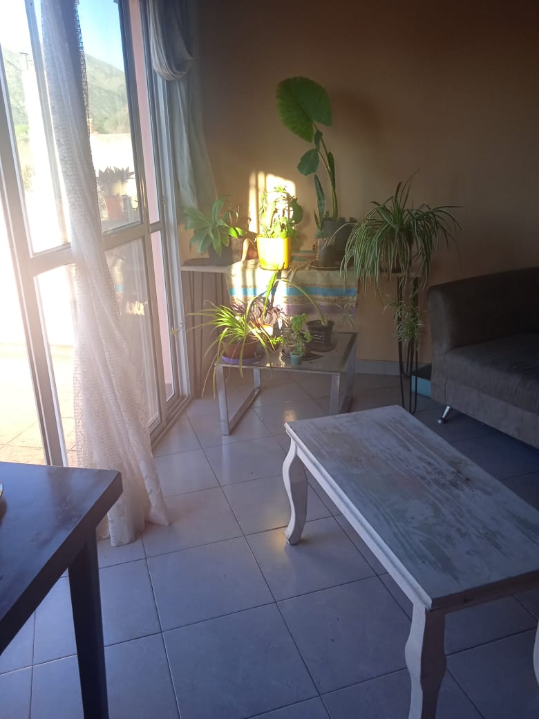 VENTA CASA  2 DEPARTAMENTOS- ZONA CENTRO-CAPILLA DEL MONTE