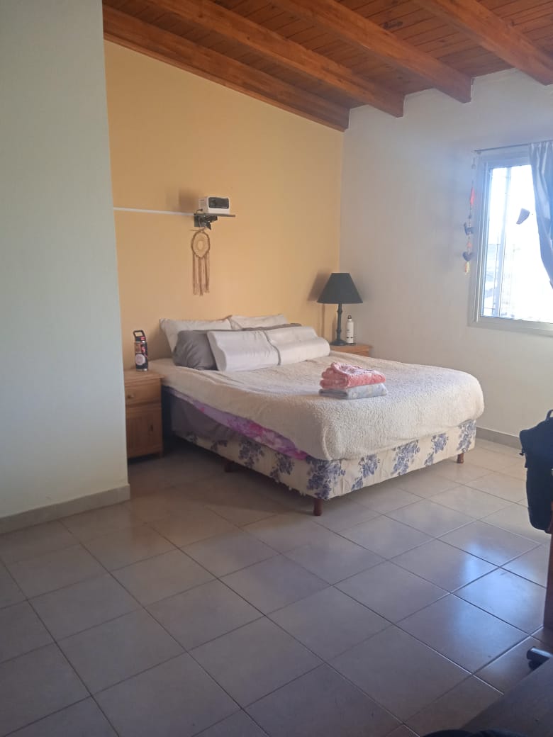 VENTA CASA  2 DEPARTAMENTOS- ZONA CENTRO-CAPILLA DEL MONTE