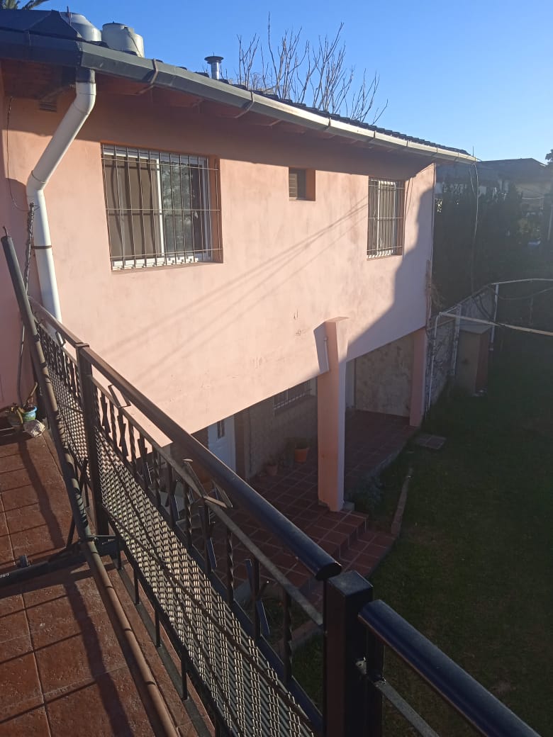 VENTA CASA  2 DEPARTAMENTOS- ZONA CENTRO-CAPILLA DEL MONTE